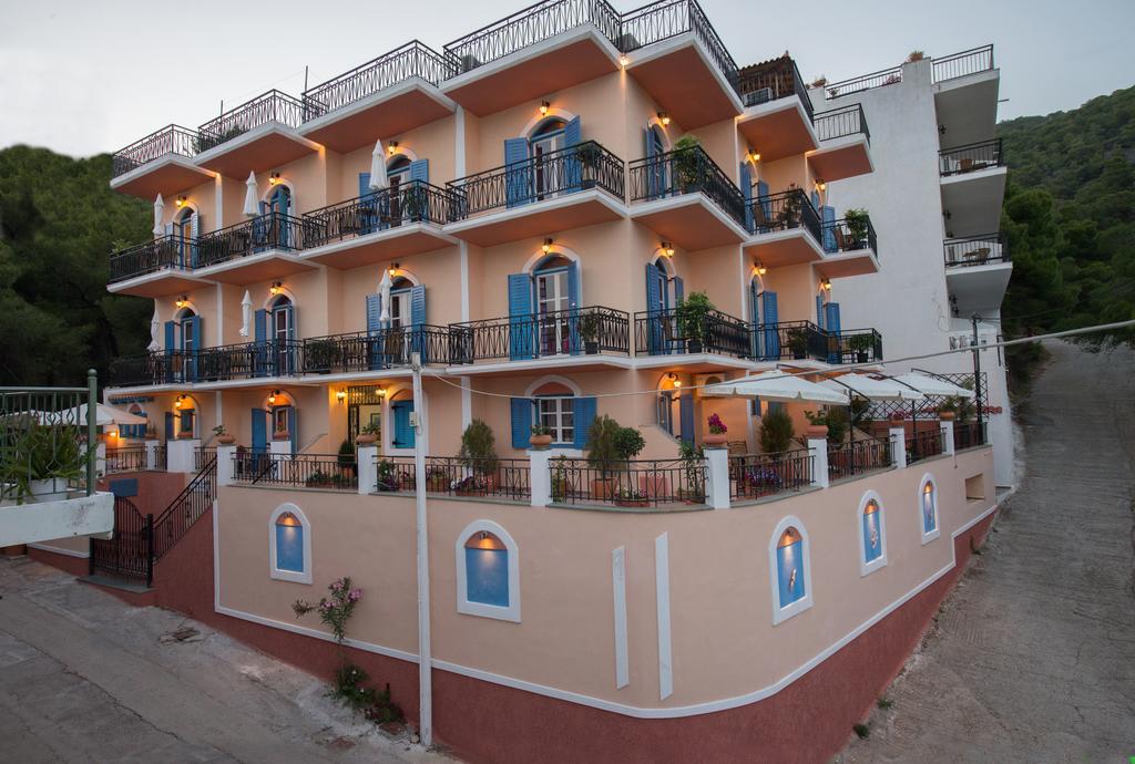 Maria Studios Poros Town Eksteriør bilde