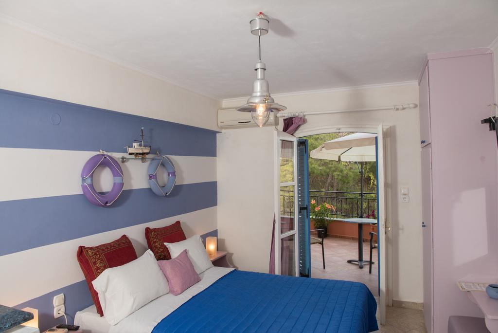 Maria Studios Poros Town Rom bilde