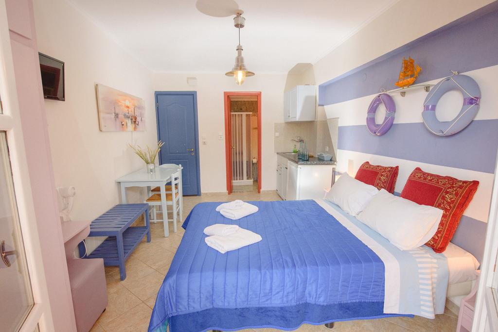 Maria Studios Poros Town Eksteriør bilde